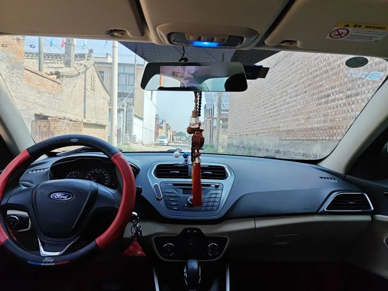 Ford Escort 2017 Revised Version 1.5L Automatic Comfort Edition — миниатюра 9