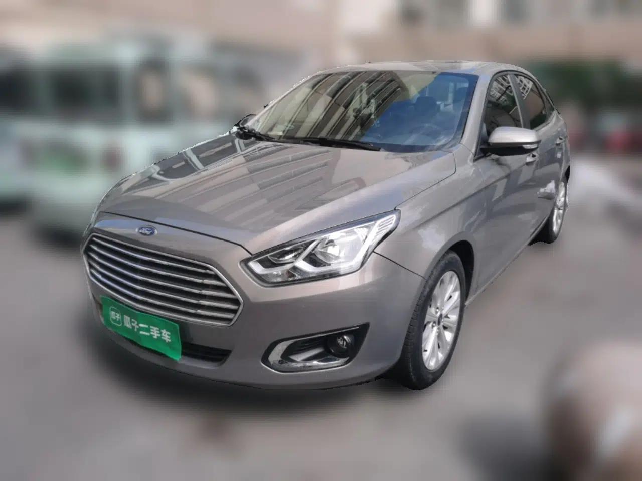 Ford Escort 2015 1.5L Automatic Fashion Model — миниатюра 1