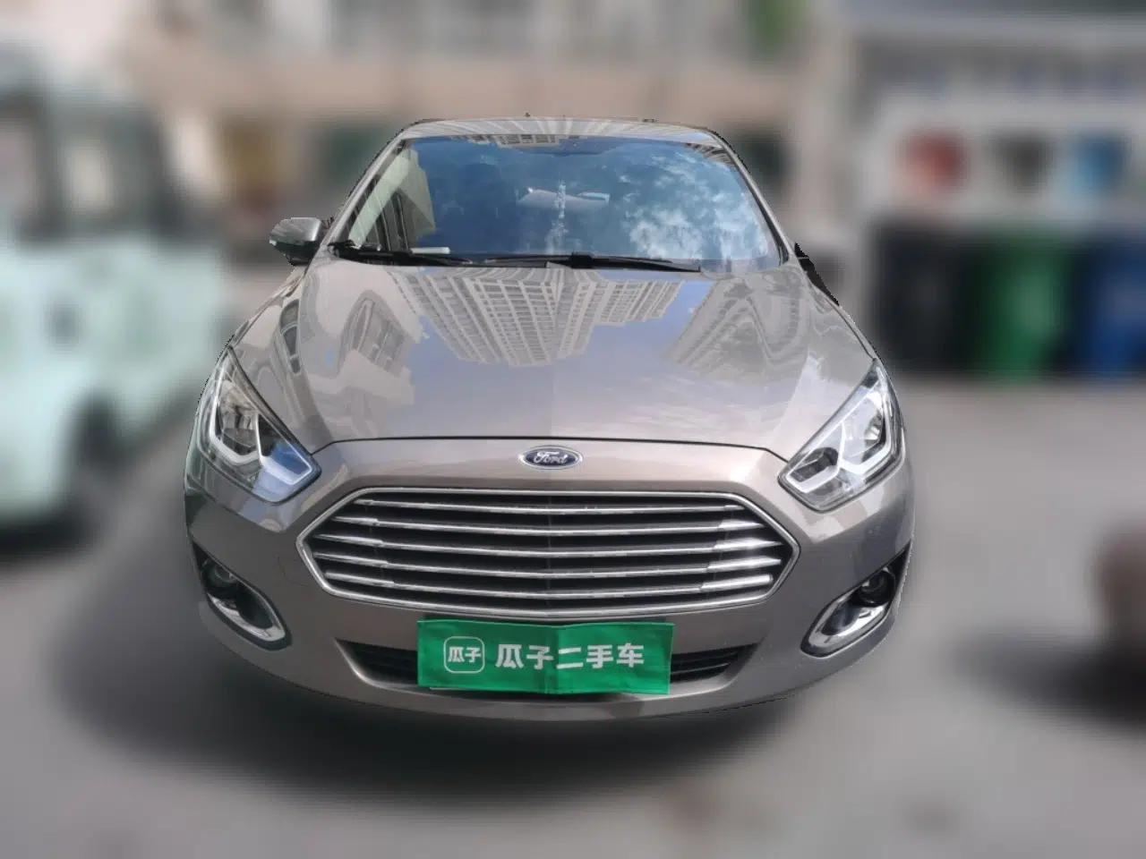 Ford Escort 2015 1.5L Automatic Fashion Model — миниатюра 2