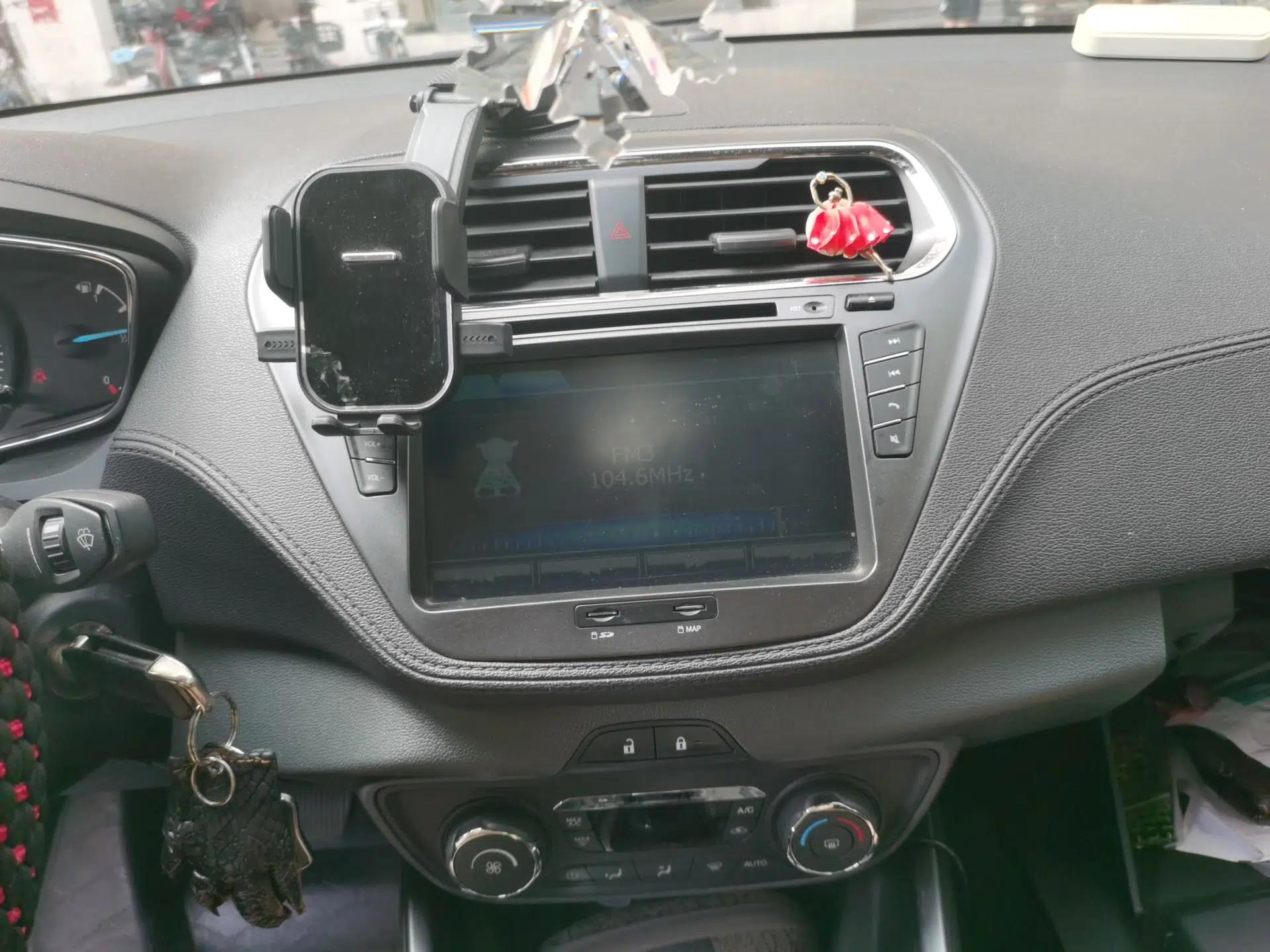 Ford Escort 2015 1.5L Automatic Fashion Model — миниатюра 13