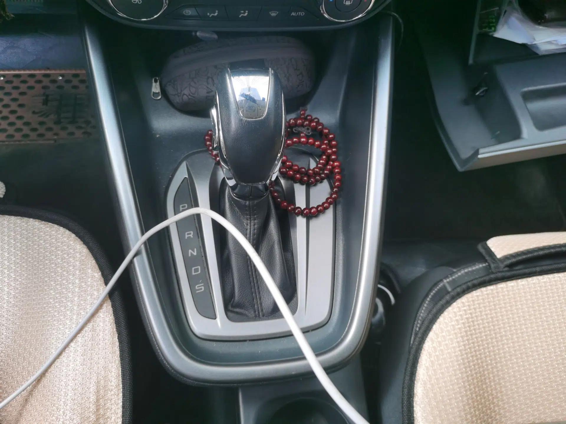Ford Escort 2015 1.5L Automatic Fashion Model — миниатюра 14