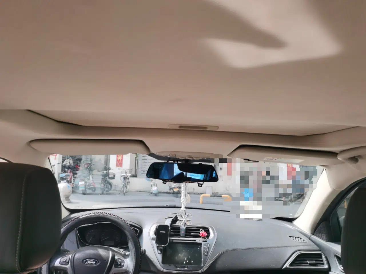Ford Escort 2015 1.5L Automatic Fashion Model — миниатюра 18