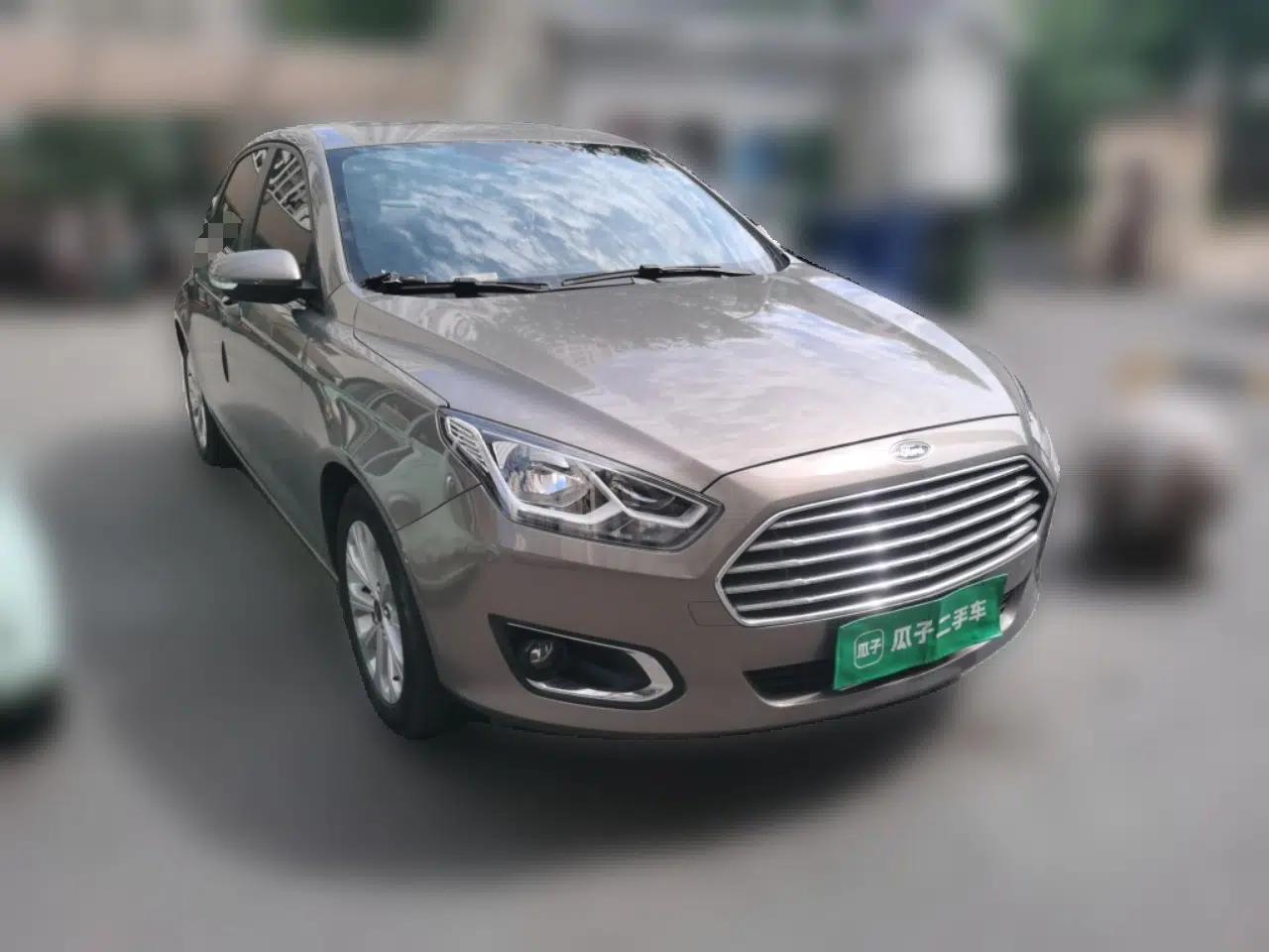 Ford Escort 2015 1.5L Automatic Fashion Model — миниатюра 3