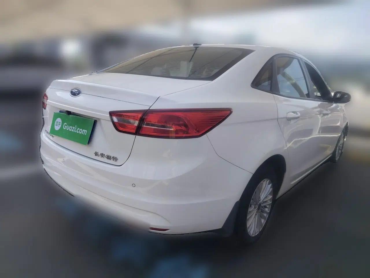 Ford Escort 2017 Revised Version 1.5L Automatic Comfort Edition — миниатюра 6