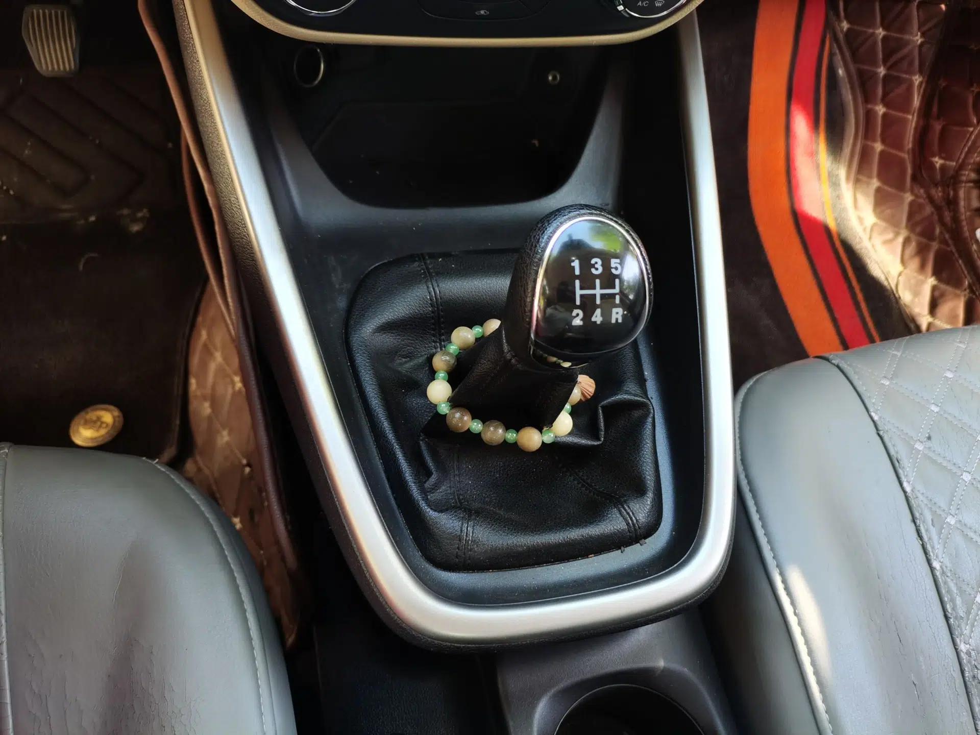 Ford Escort 2017 1.5L Manual Comfort Model — миниатюра 14