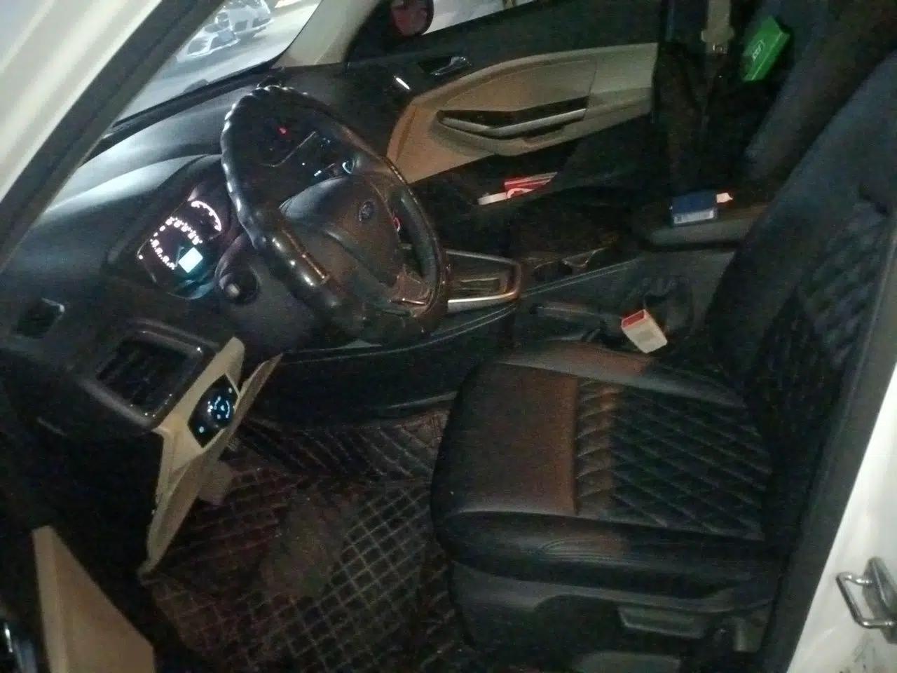 Ford Escort 2015 1.5L Automatic Comfort Edition — миниатюра 15