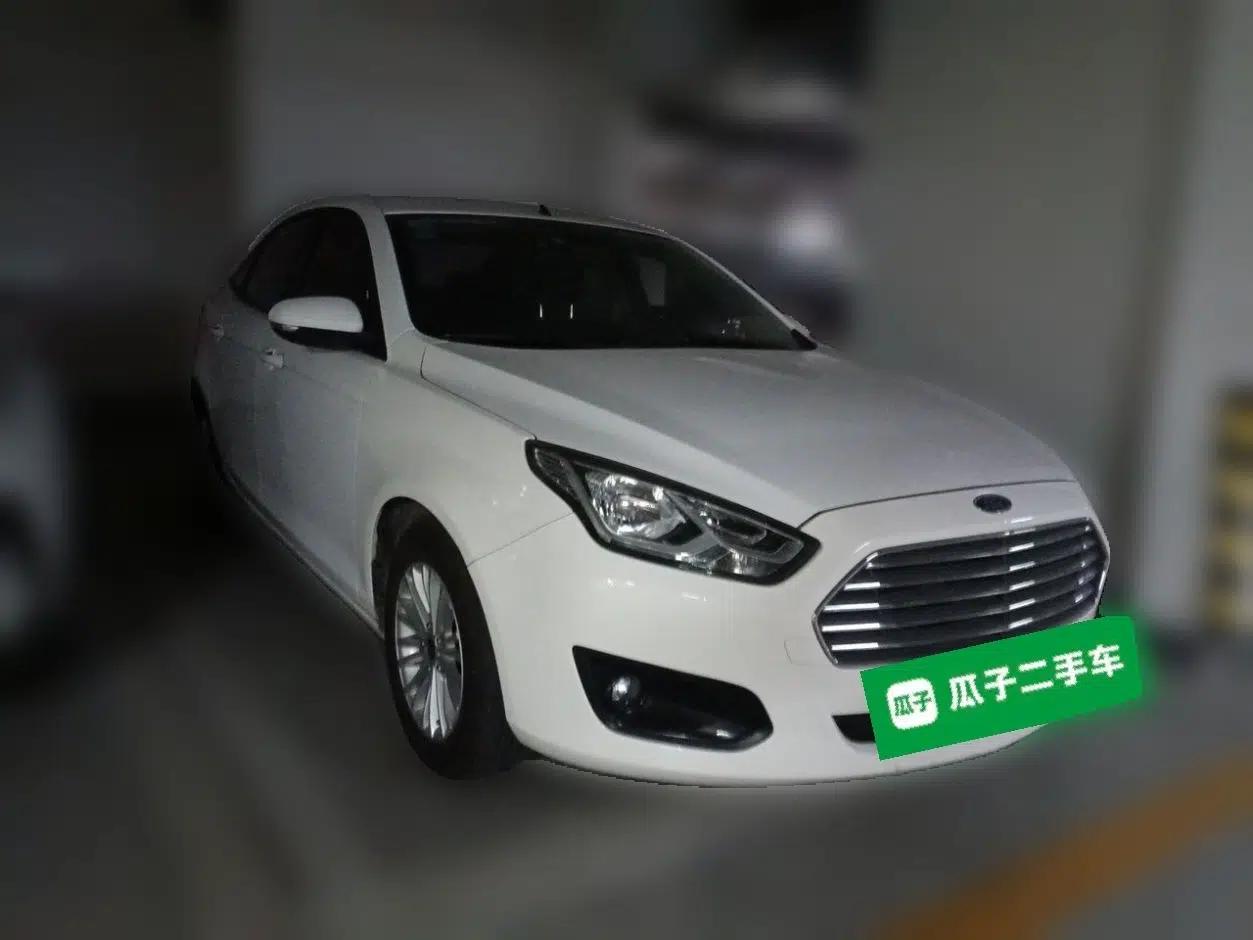 Ford Escort 2015 1.5L Automatic Comfort Edition — миниатюра 3