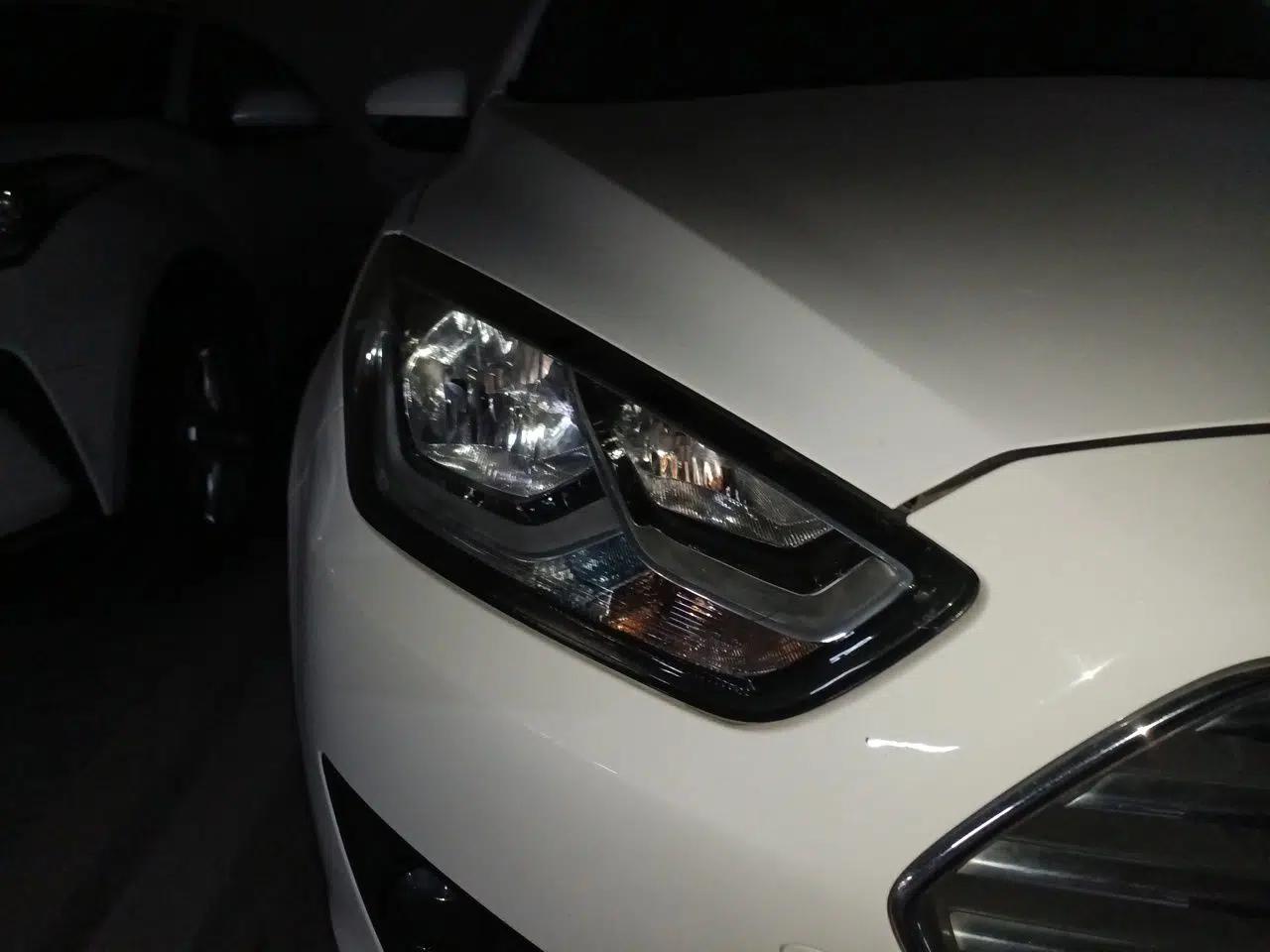 Ford Escort 2015 1.5L Automatic Comfort Edition — миниатюра 7