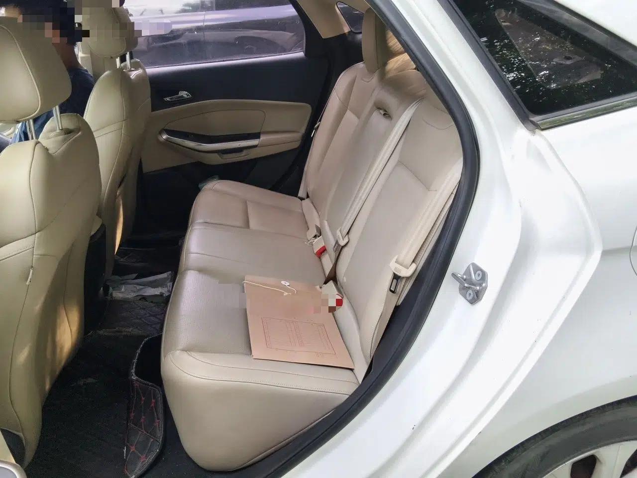 Ford Escort 2015 1.5L Automatic Fashion Model — миниатюра 17