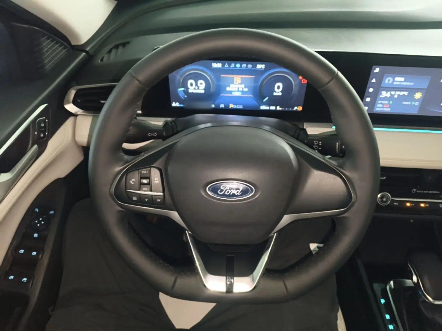Ford Escort 2021 1.5L Automatic Diamond Edition — миниатюра 13