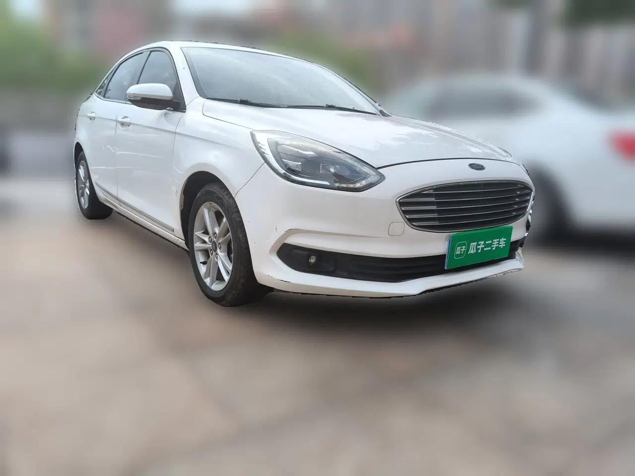 Ford Escort 2019 Revised Version 1.5L Automatic Enjoyment Type China V Standard — миниатюра 3
