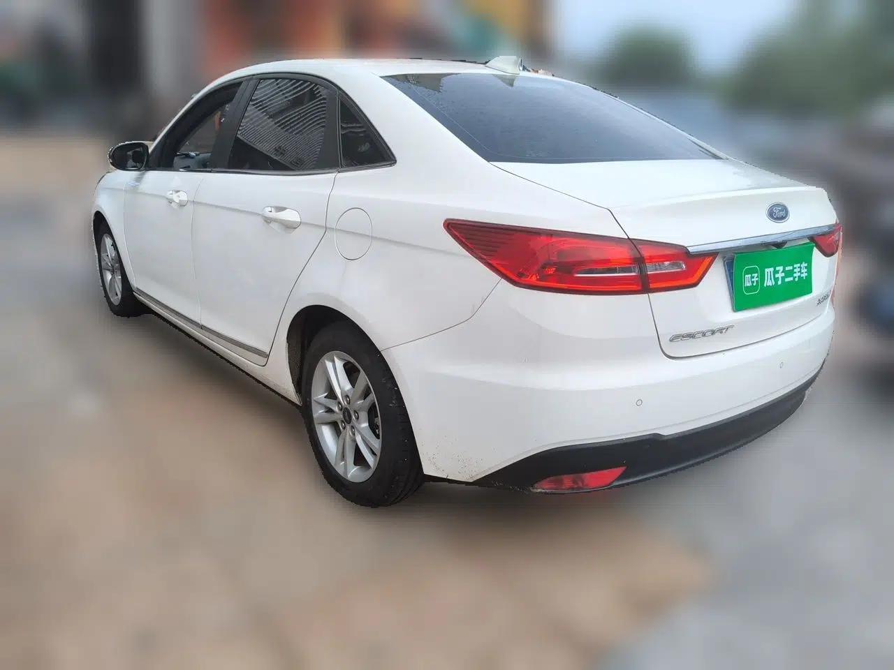 Ford Escort 2019 Revised Version 1.5L Automatic Enjoyment Type China V Standard — миниатюра 4