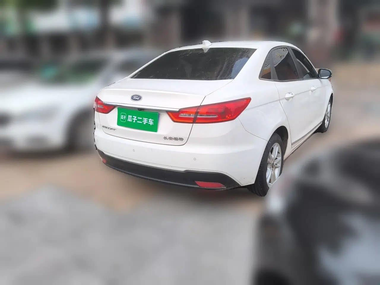 Ford Escort 2019 Revised Version 1.5L Automatic Enjoyment Type China V Standard — миниатюра 6