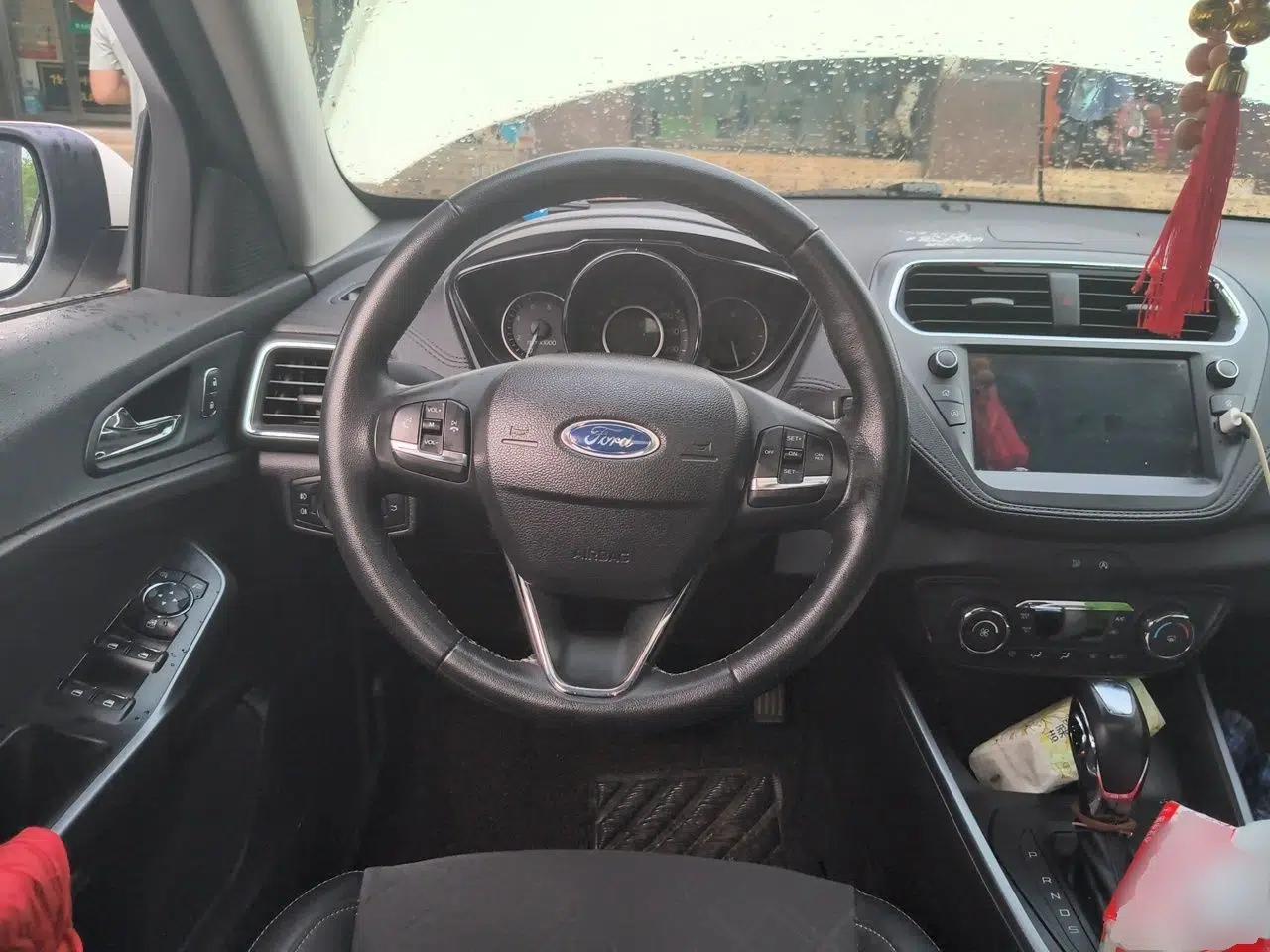 Ford Escort 2019 Revised Version 1.5L Automatic Enjoyment Type China V Standard — миниатюра 10
