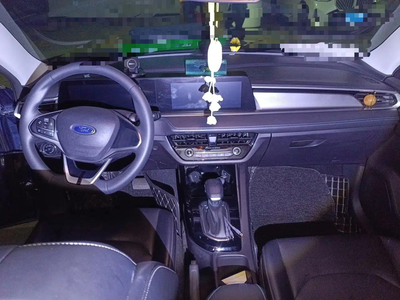 Ford Escort 2021 1.5L Automatic Platinum Edition — миниатюра 9