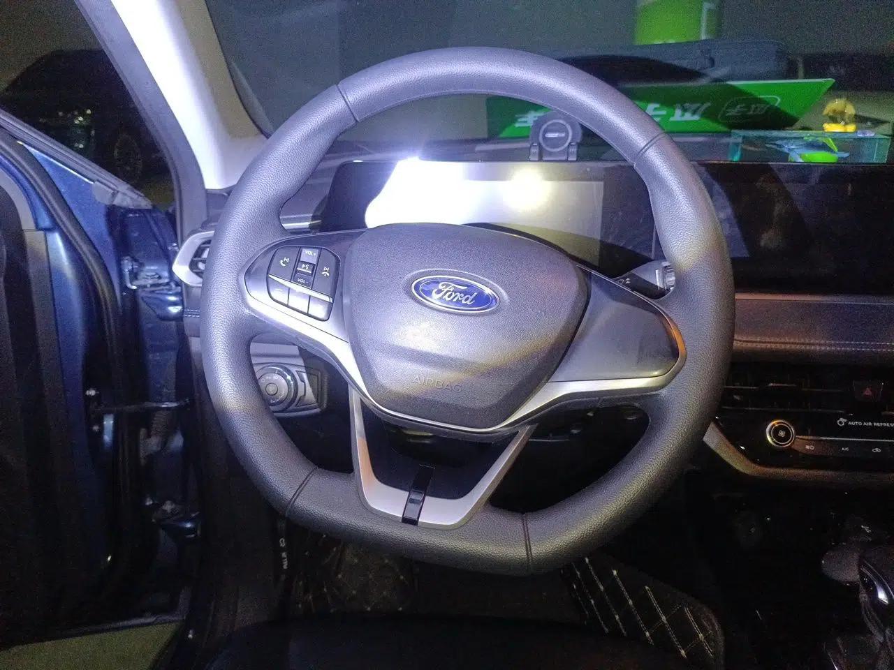 Ford Escort 2021 1.5L Automatic Platinum Edition — миниатюра 10