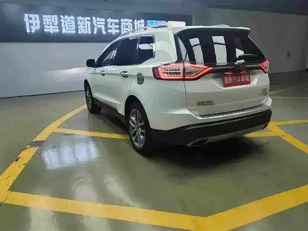 Edge 2018 EcoBoost 245 AWD Premium 7-Seater — миниатюра 7