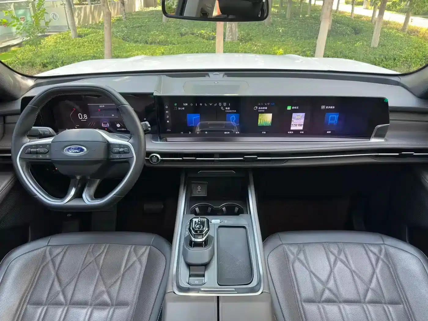 2025 Ford Edge L 2.0T EcoBoost AWD 7-Seat Supreme Edition — миниатюра 13