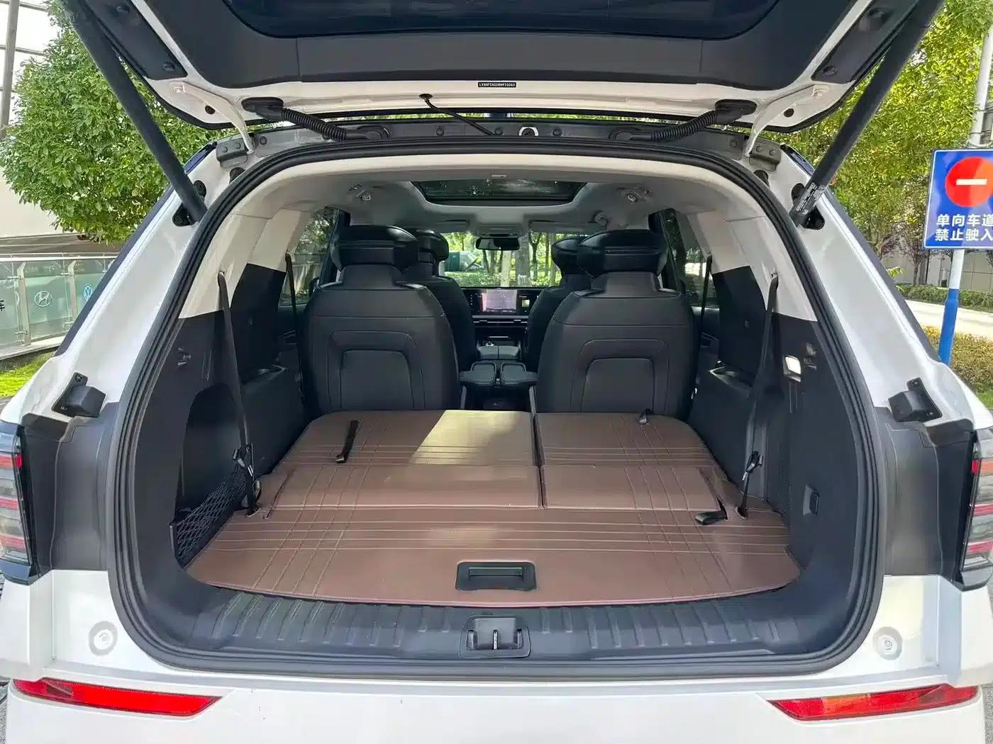 2025 Ford Edge L 2.0T EcoBoost AWD 7-Seat Supreme Edition — миниатюра 24