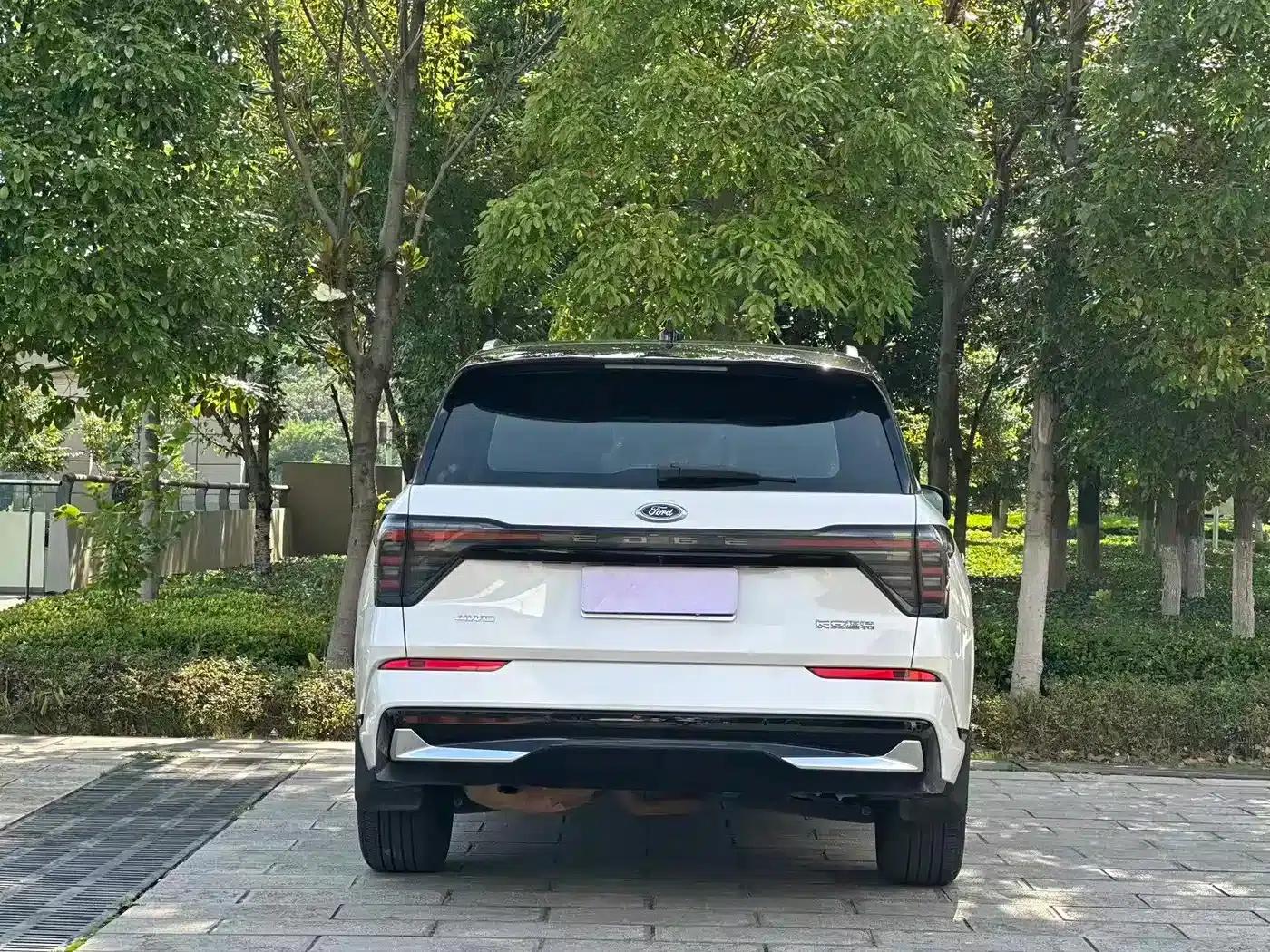 2025 Ford Edge L 2.0T EcoBoost AWD 7-Seat Supreme Edition — миниатюра 5