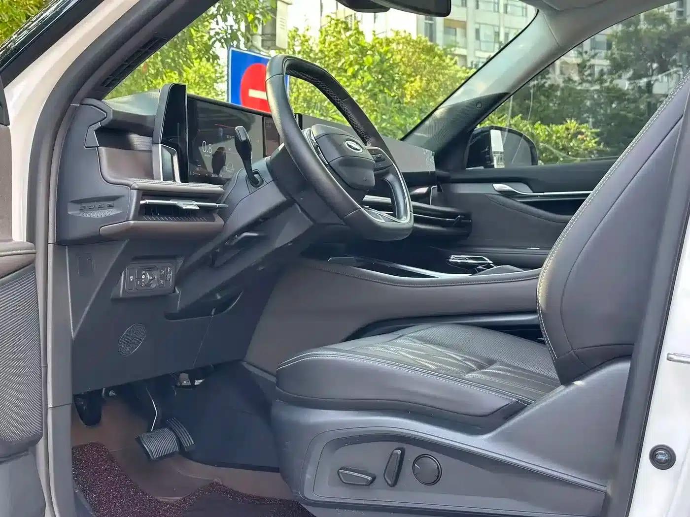 2025 Ford Edge L 2.0T EcoBoost AWD 7-Seat Supreme Edition — миниатюра 8