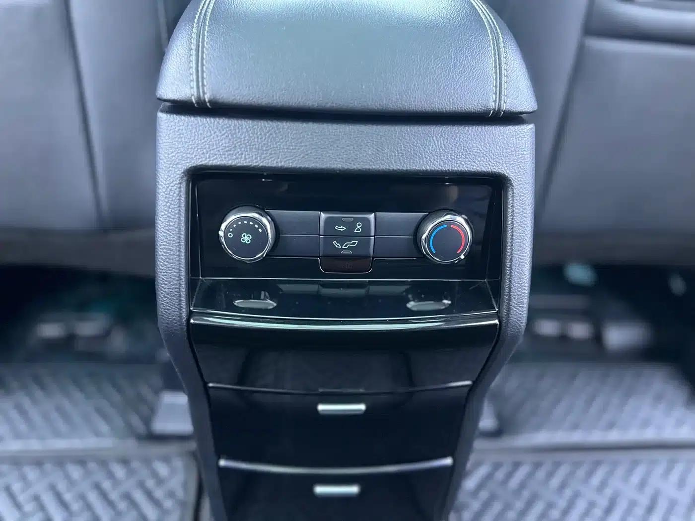 Edge 2018 EcoBoost 245 2WD Luxury 7-seater (National V Emission Standard) — миниатюра 25