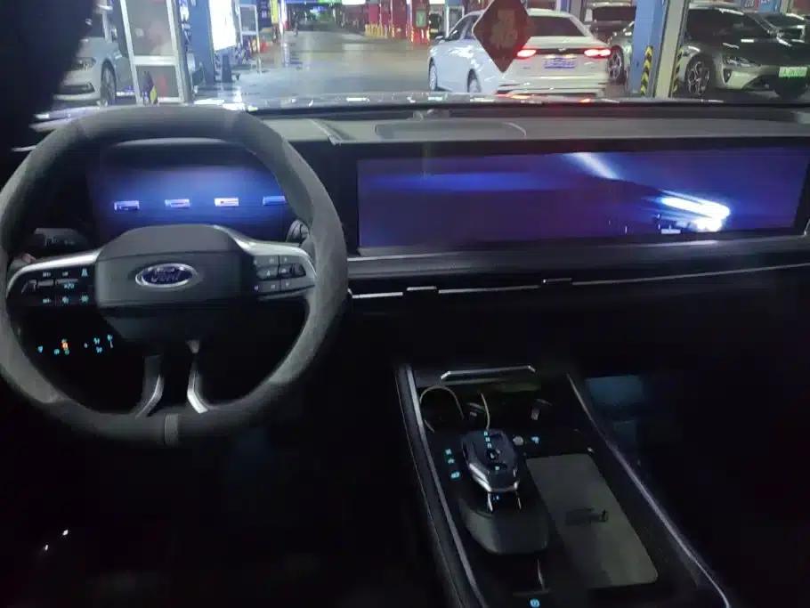 2025 Ford Edge L 2.0T EcoBoost 2WD 7-Seat Luxury — миниатюра 12