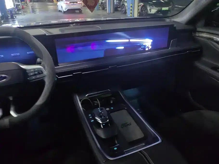 2025 Ford Edge L 2.0T EcoBoost 2WD 7-Seat Luxury — миниатюра 13
