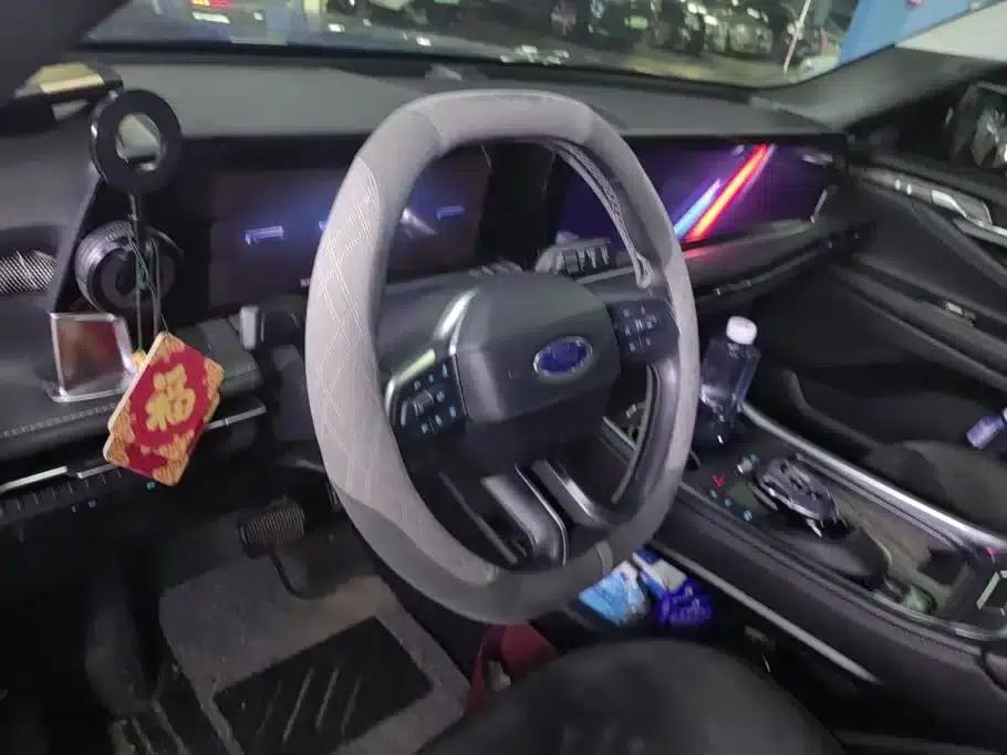 2025 Ford Edge L 2.0T EcoBoost 2WD 7-Seat Luxury — миниатюра 15