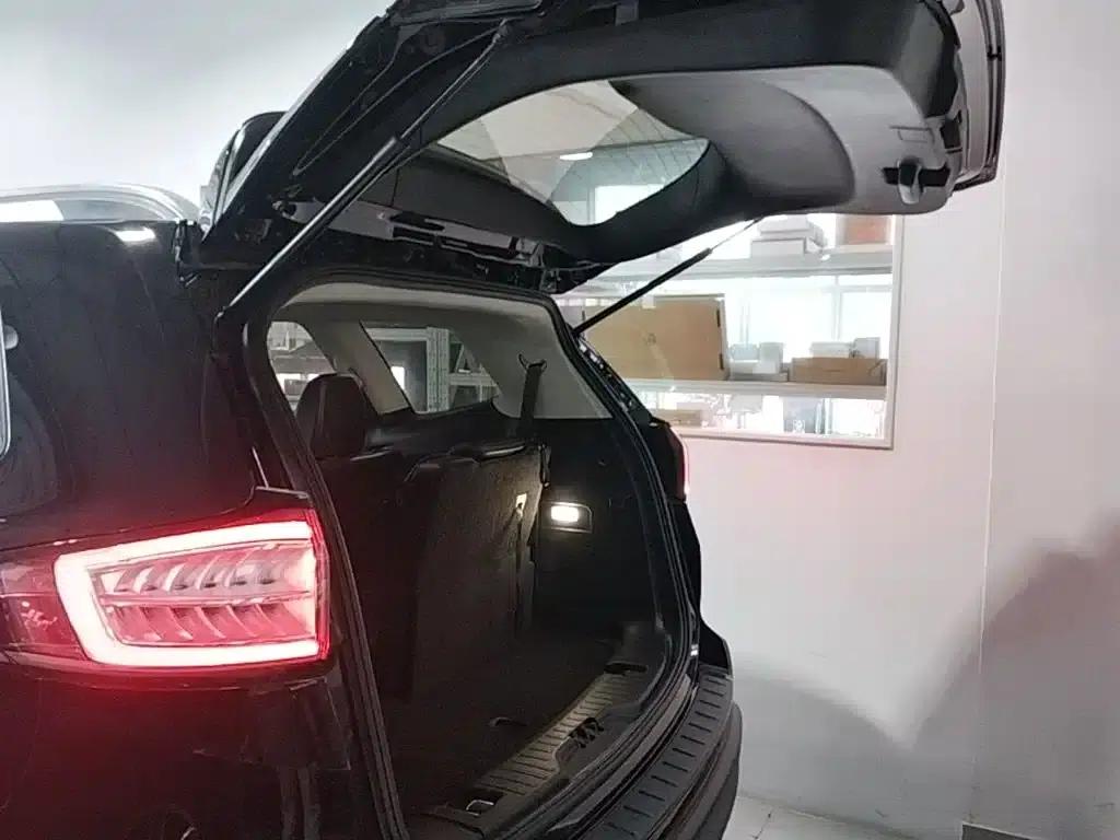 Edge 2018 EcoBoost 245 2WD Platinum Edition 7-seater (China V emission standard) — миниатюра 19