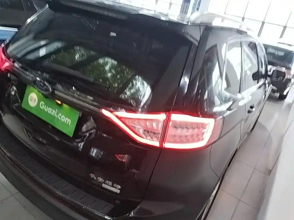 Edge 2018 EcoBoost 245 2WD Platinum Edition 7-seater (China V emission standard) — миниатюра 7