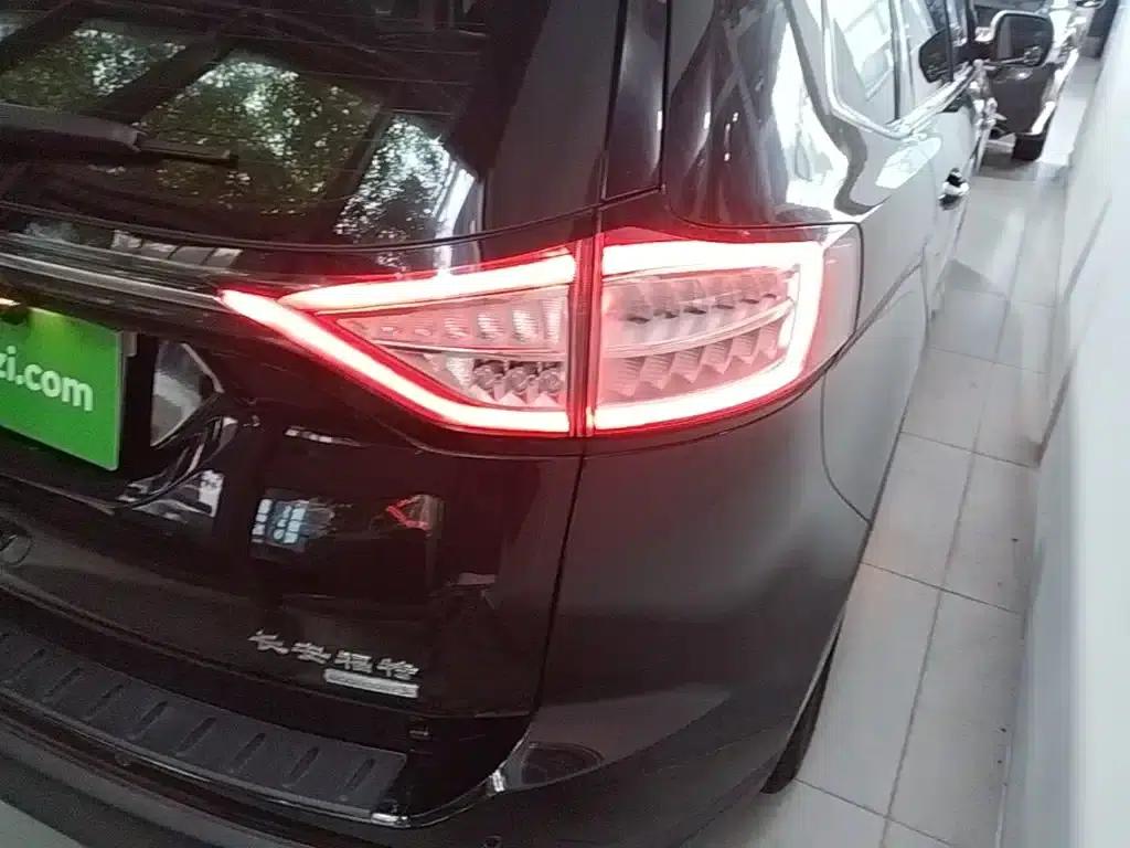 Edge 2018 EcoBoost 245 2WD Platinum Edition 7-seater (China V emission standard) — миниатюра 8