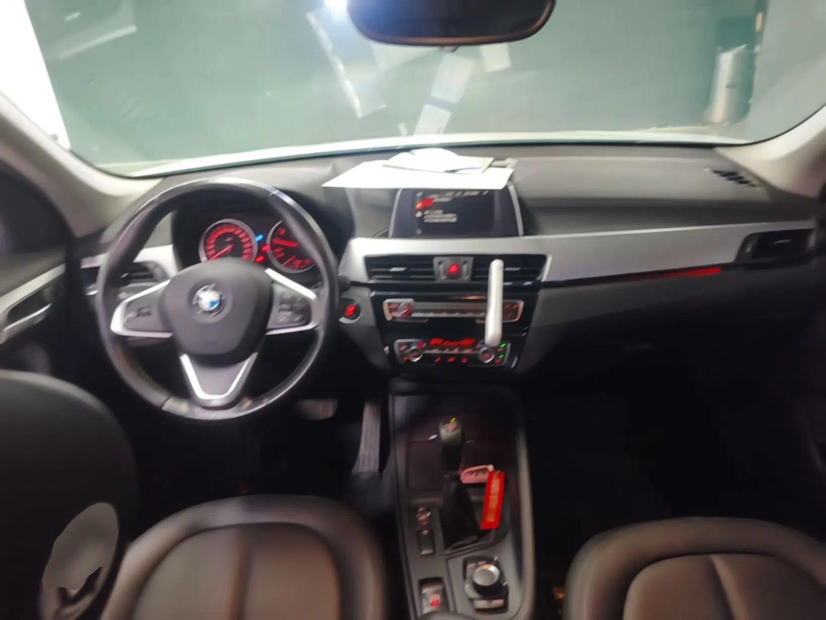 BMW X1 2016 sDrive18Li Premium Edition — миниатюра 12
