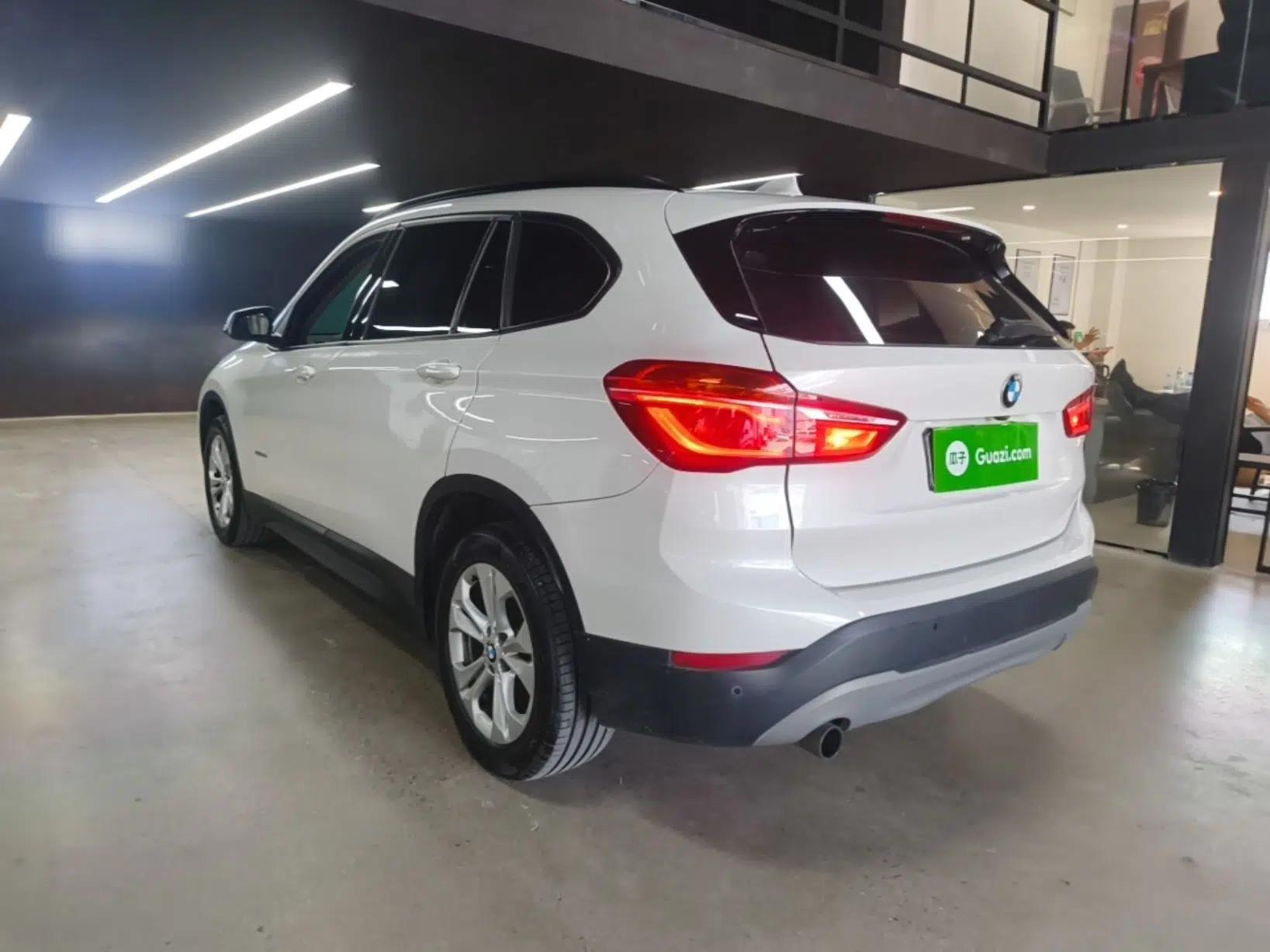 BMW X1 2016 sDrive18Li Premium Edition — миниатюра 4