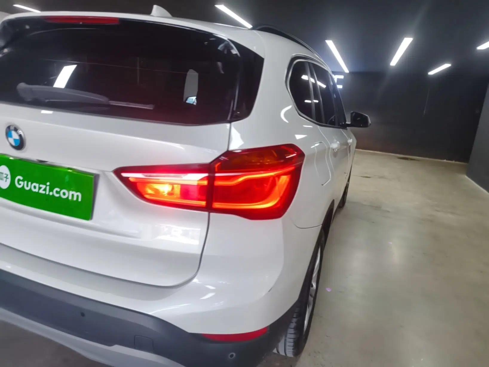 BMW X1 2016 sDrive18Li Premium Edition — миниатюра 9