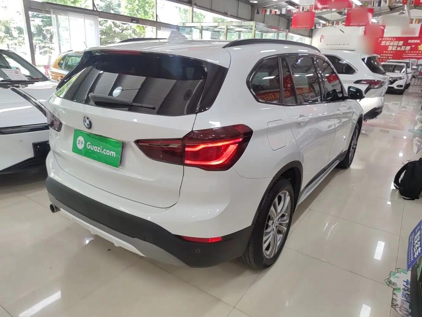 BMW X1 2018 sDrive18Li Luxury Model — миниатюра 6