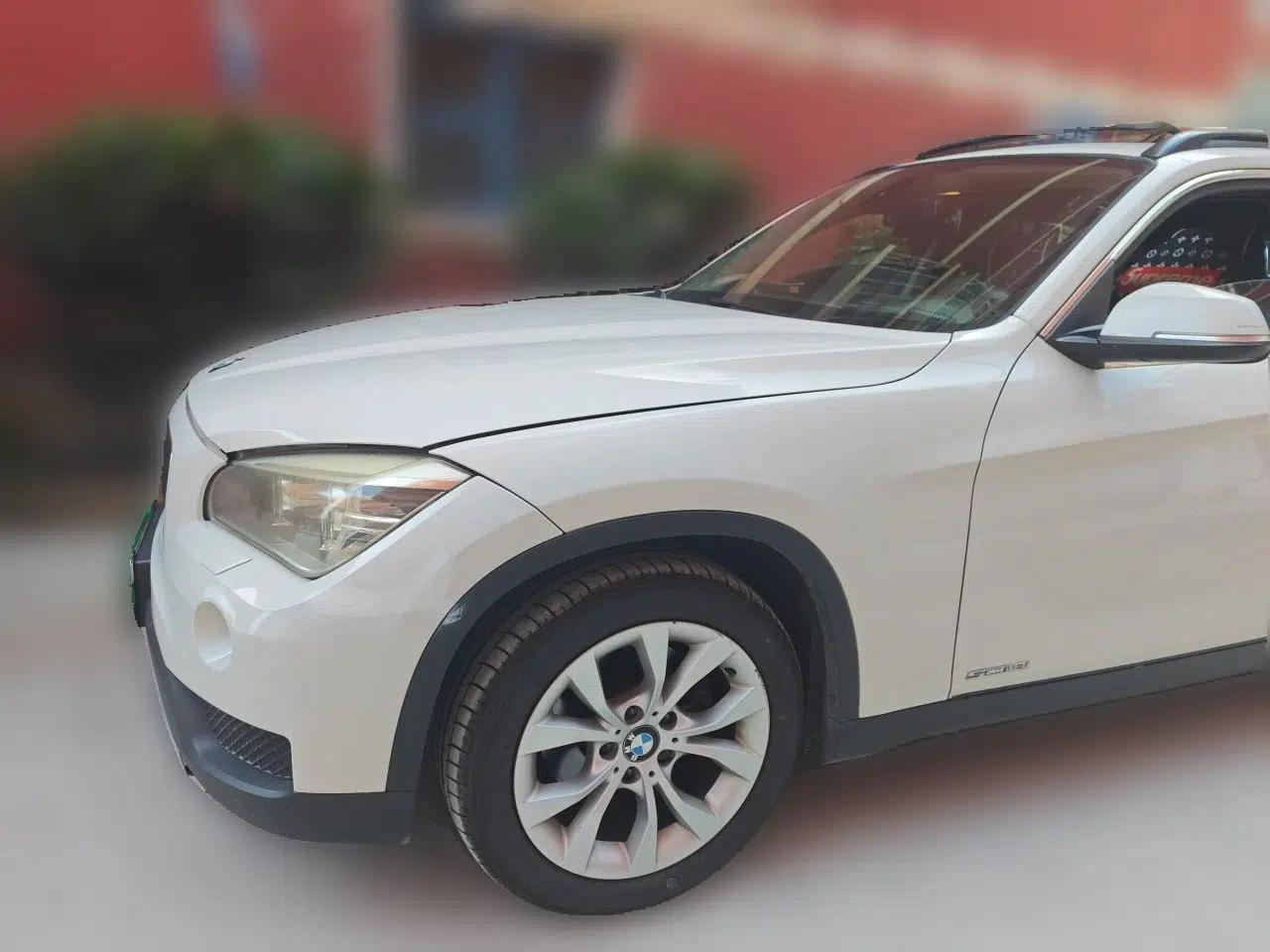 BMW X1 2012 sDrive18i Luxury Edition — миниатюра 1