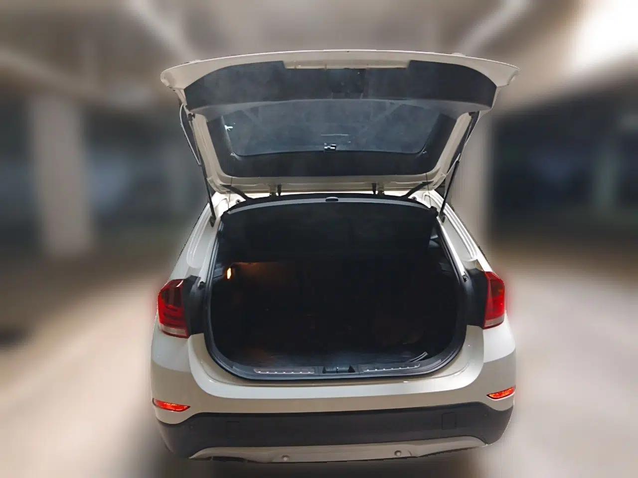 BMW X1 2015 sDrive18i Leading Edition — миниатюра 19