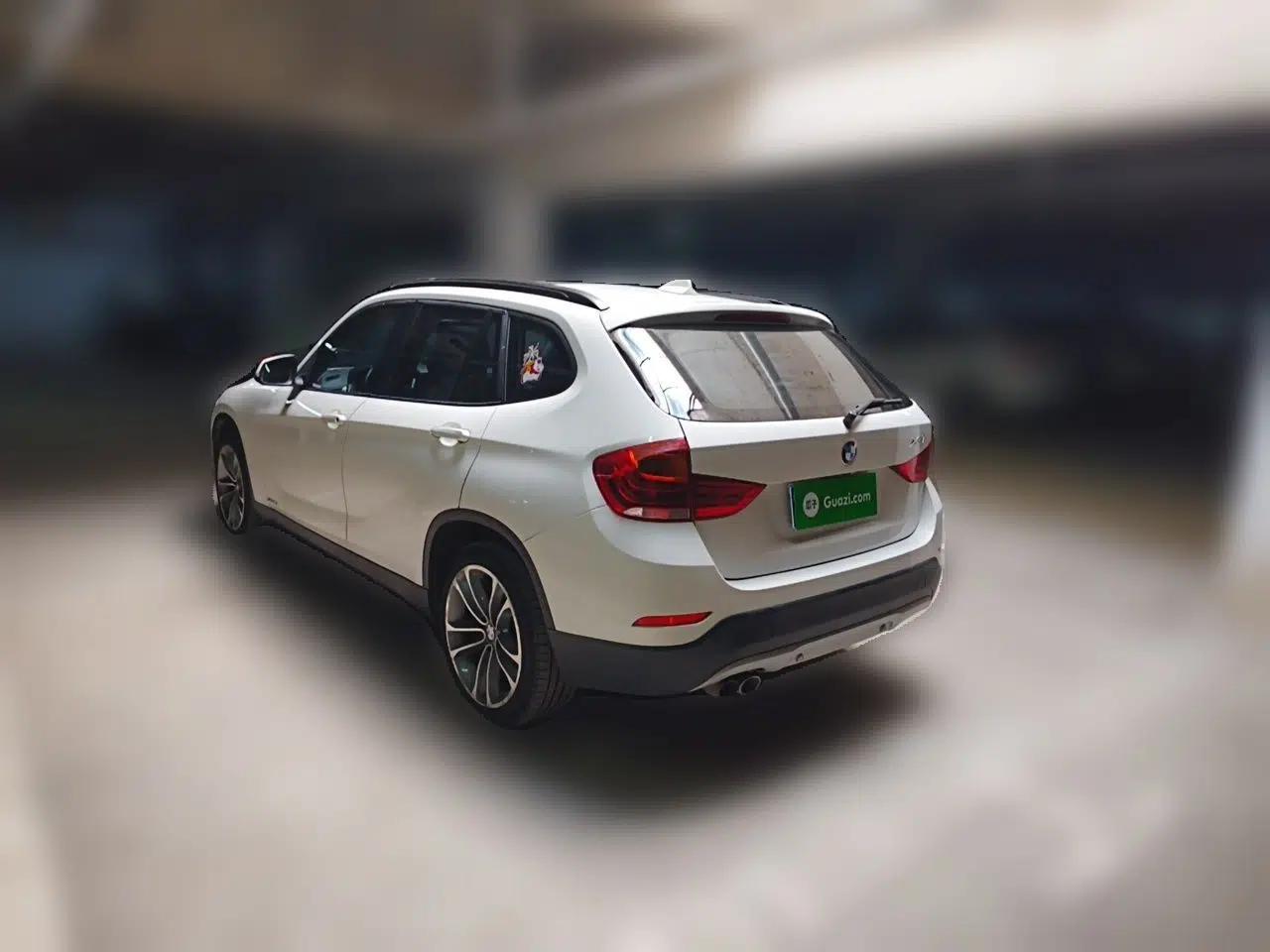 BMW X1 2015 sDrive18i Leading Edition — миниатюра 4