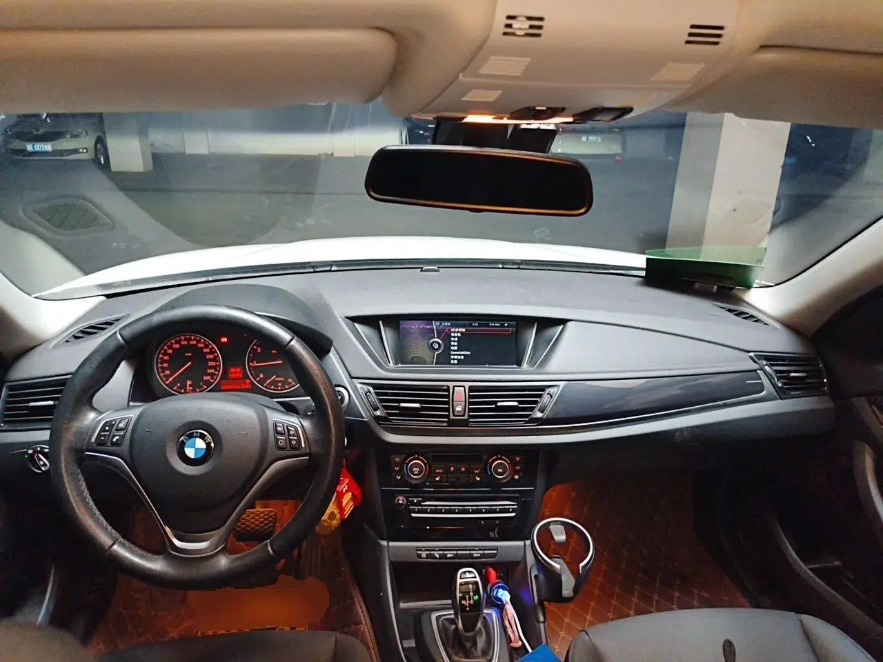 BMW X1 2015 sDrive18i Leading Edition — миниатюра 9