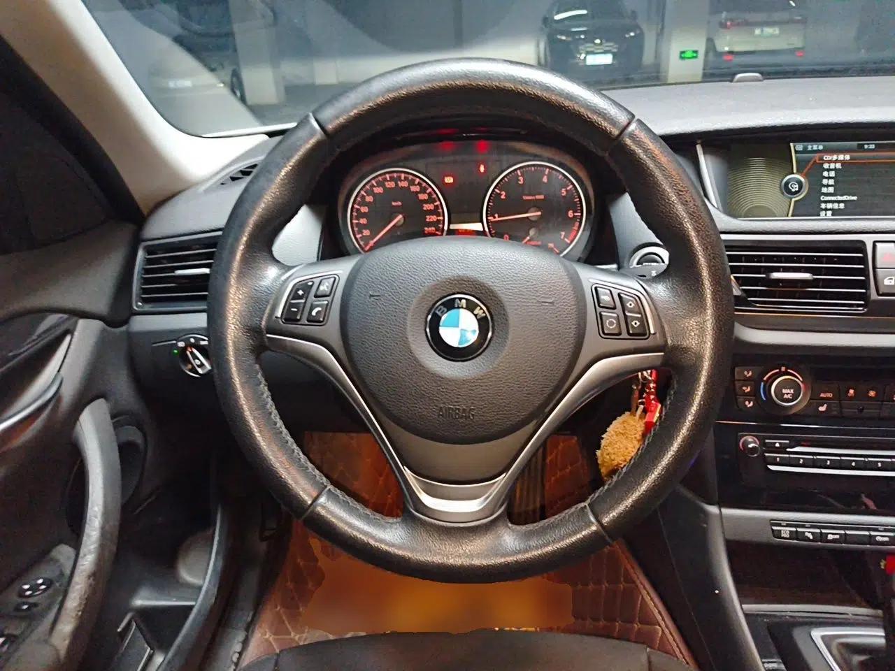 BMW X1 2015 sDrive18i Leading Edition — миниатюра 10