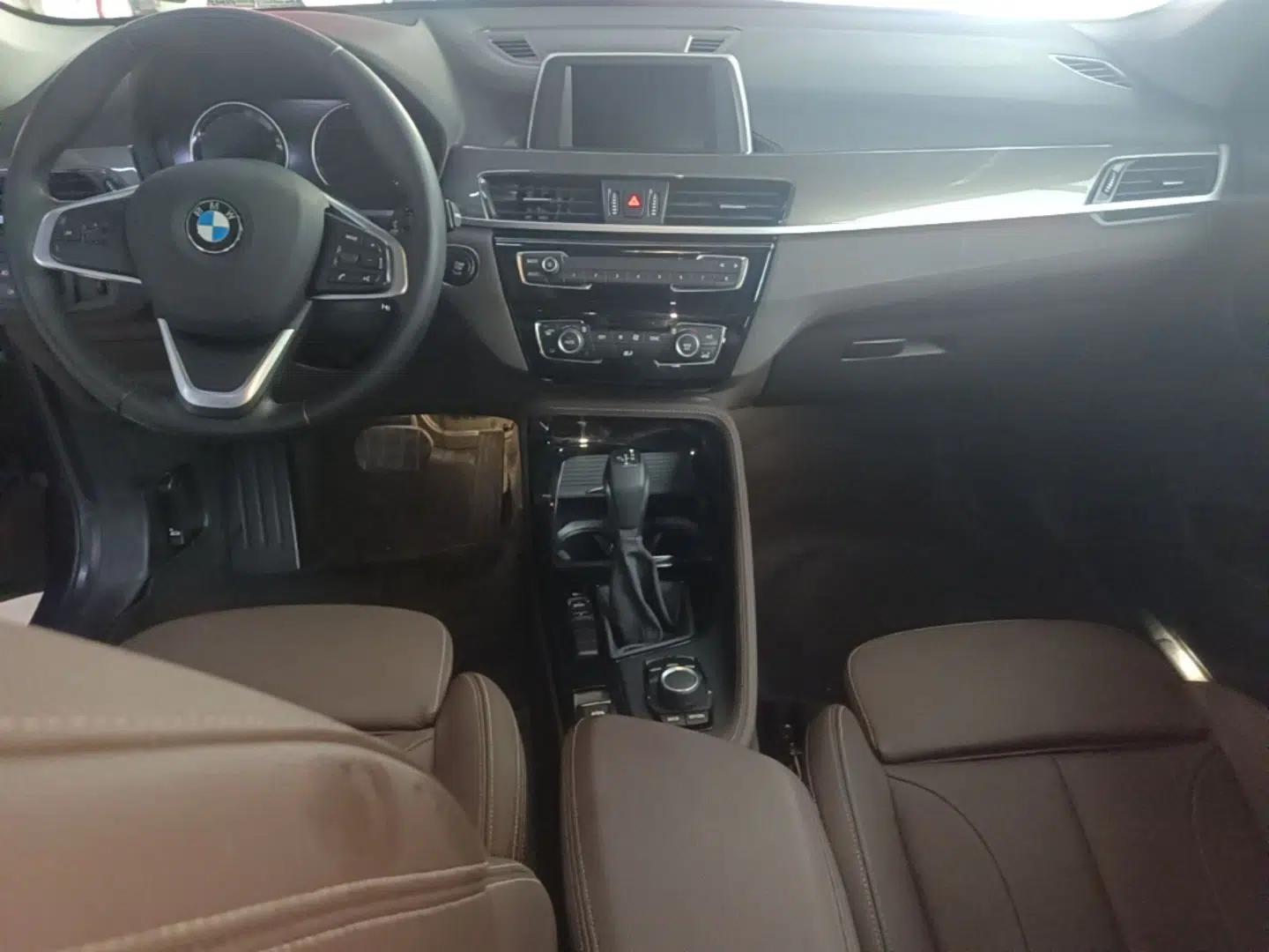 BMW X1 2019 sDrive18Li Premium Edition — миниатюра 17