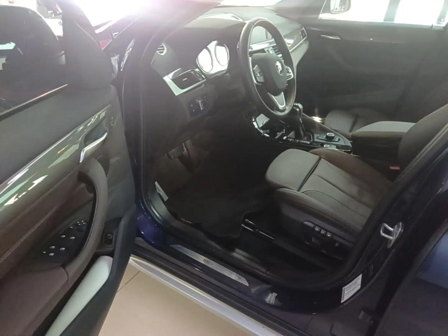BMW X1 2019 sDrive18Li Premium Edition — миниатюра 23