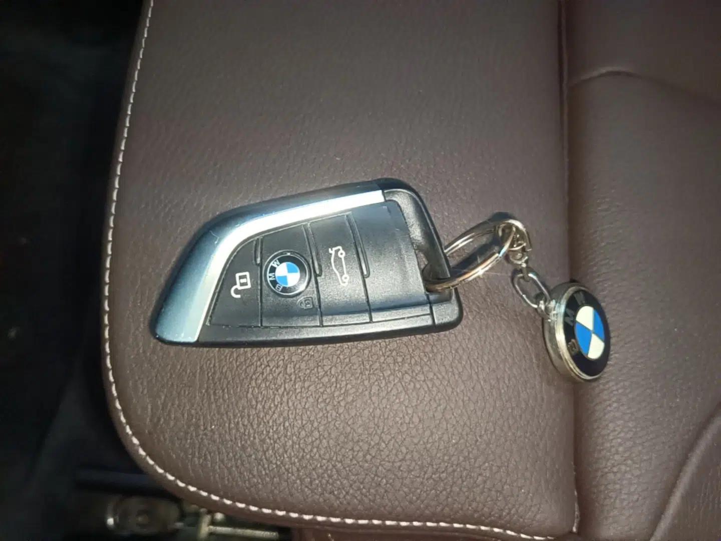 BMW X1 2019 sDrive18Li Premium Edition — миниатюра 28