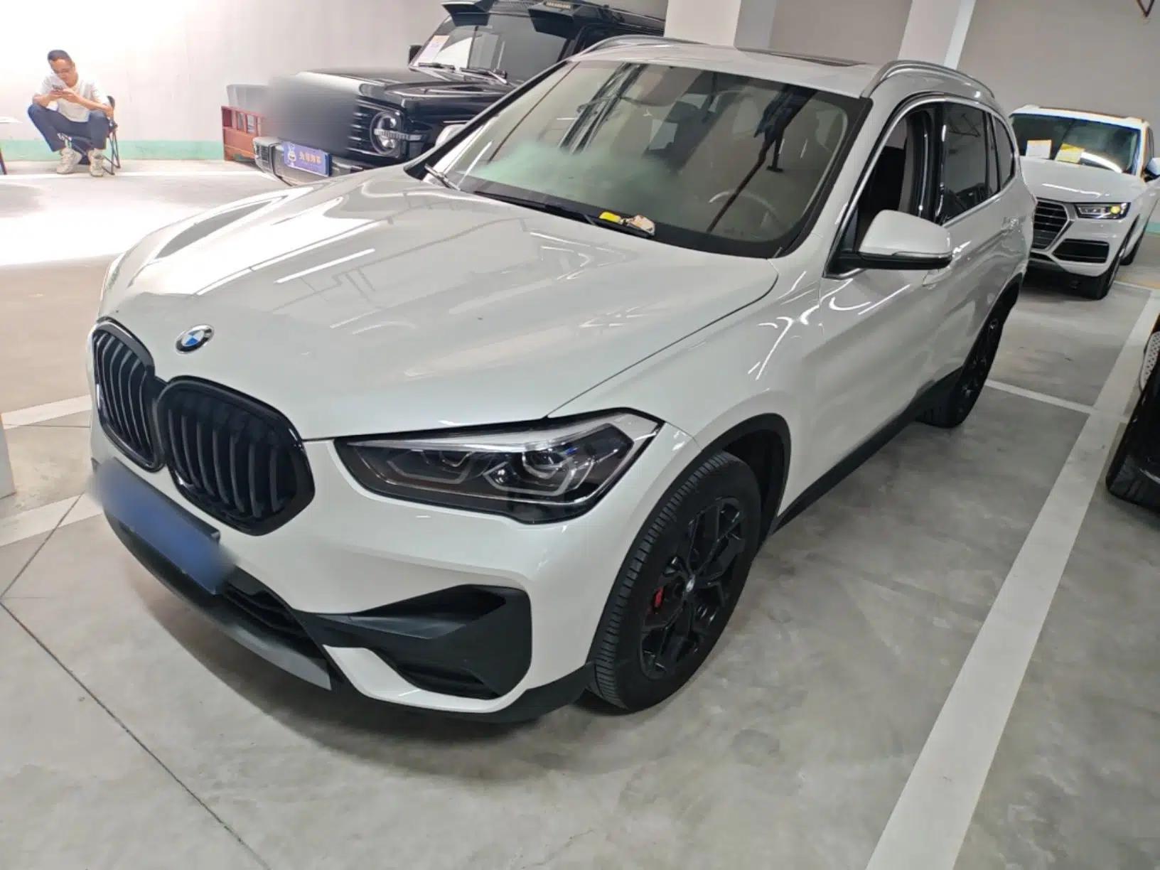 BMW X1 2020 sDrive25Li Leading Model — миниатюра 1