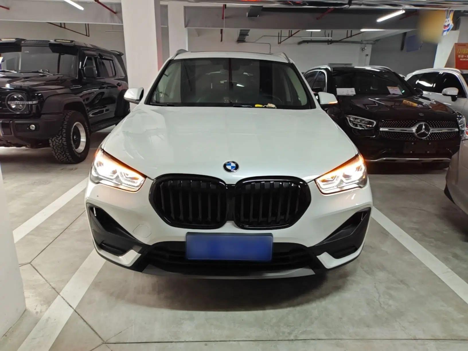 BMW X1 2020 sDrive25Li Leading Model — миниатюра 2