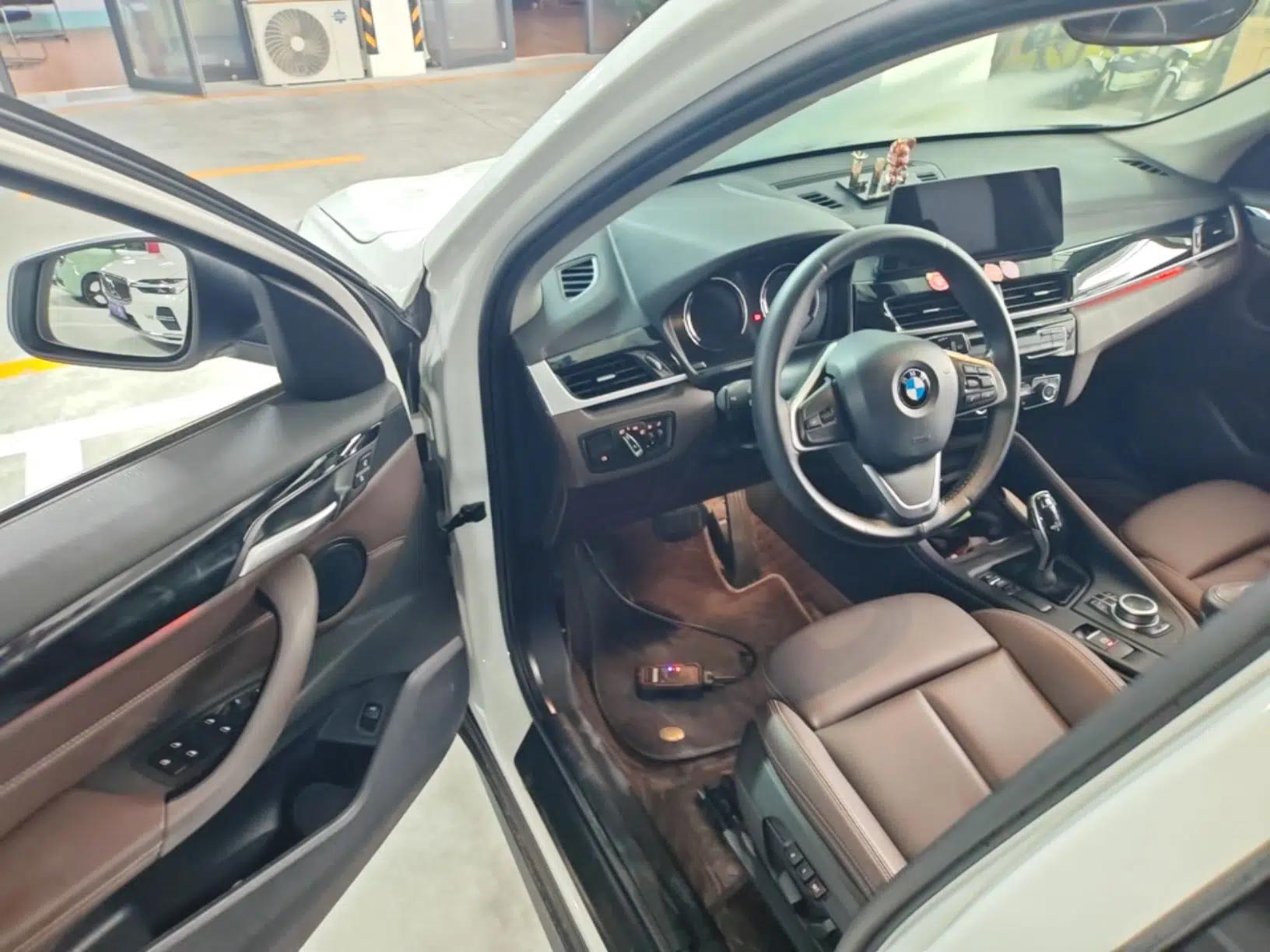 BMW X1 2020 sDrive25Li Leading Model — миниатюра 18