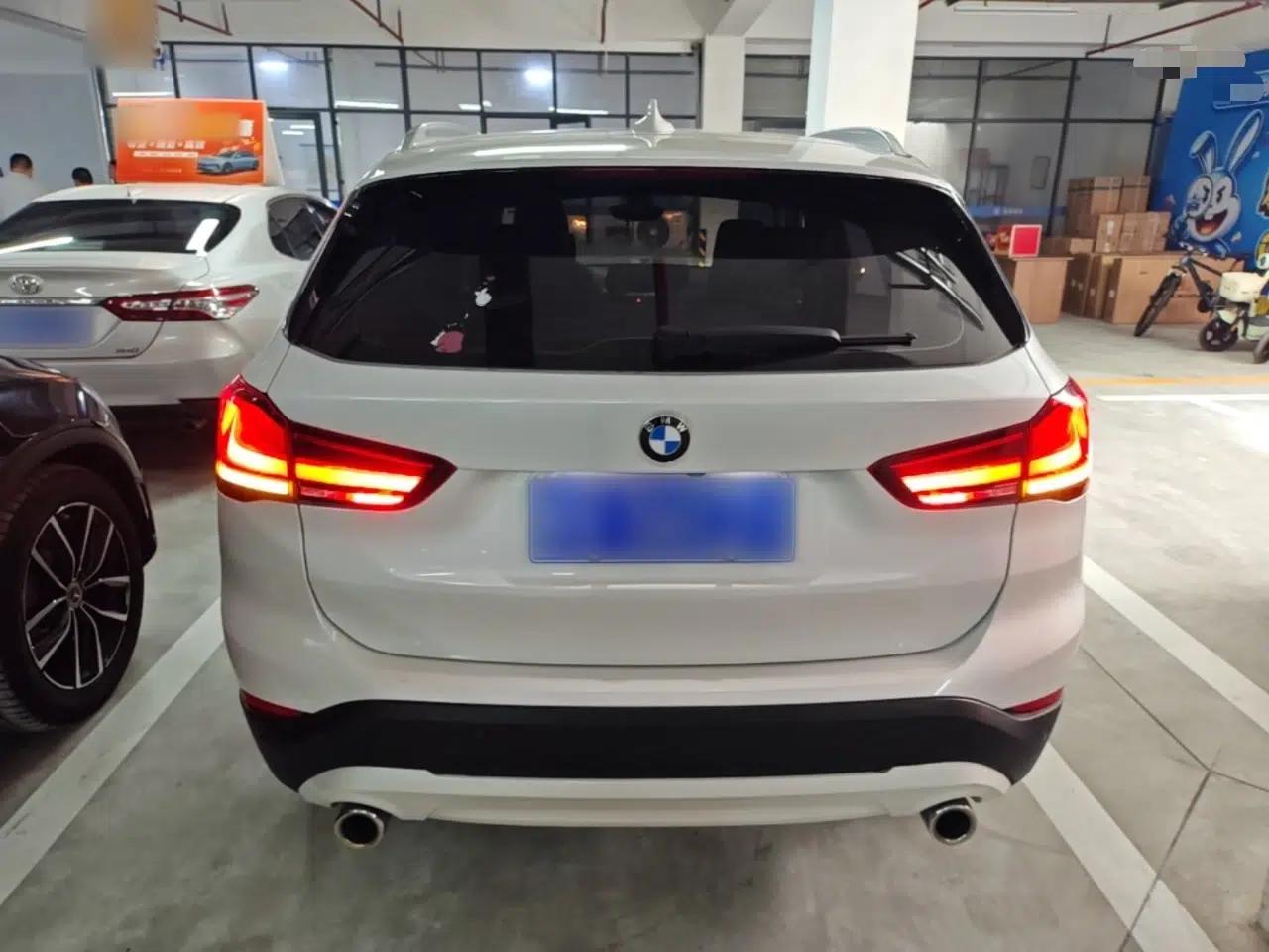 BMW X1 2020 sDrive25Li Leading Model — миниатюра 5