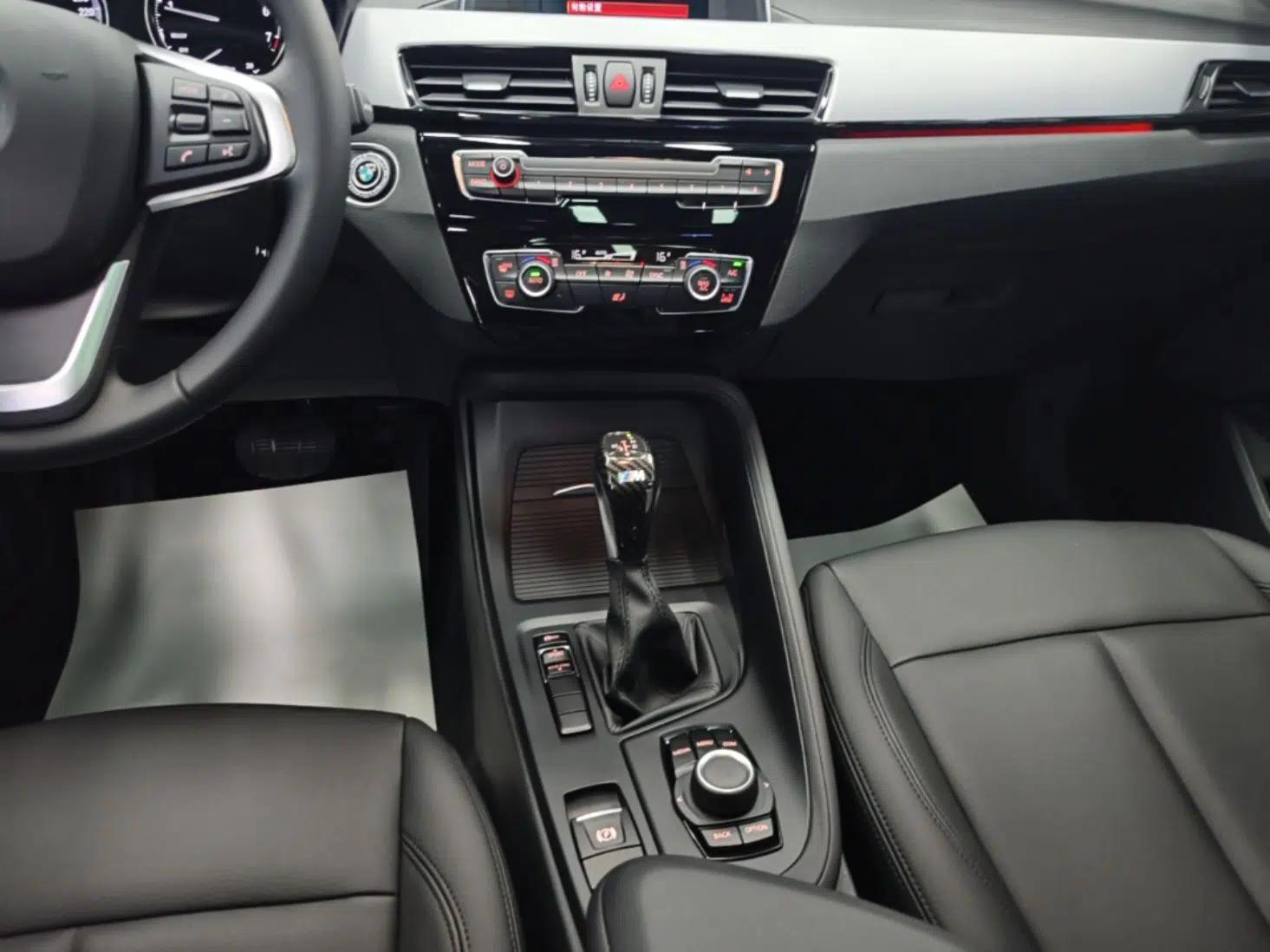BMW X1 2019 sDrive20Li Leading Model — миниатюра 16