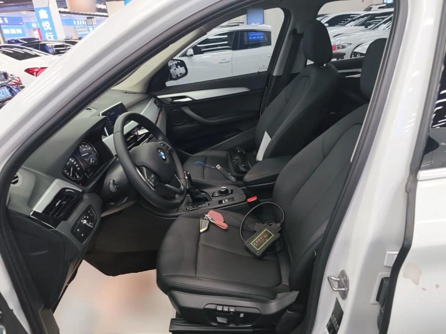 BMW X1 2019 sDrive20Li Leading Model — миниатюра 17